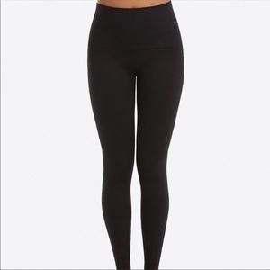 SPANX Women's Seamless Compression Leggings